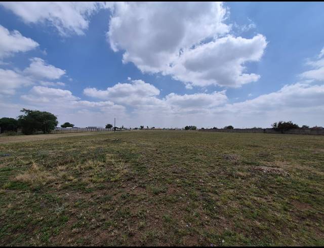 5,427M² VACANT LAND FOR SALE IN RIVERSDALE